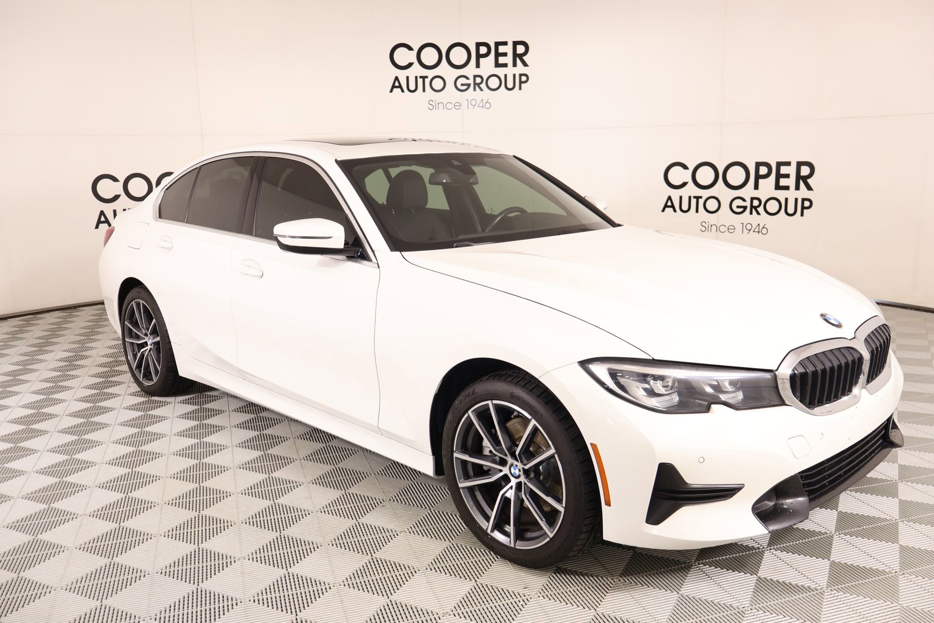 Used 2020 BMW 330i xDrive Sedan w/ Driving Assistance Package AWD/4WD image 1