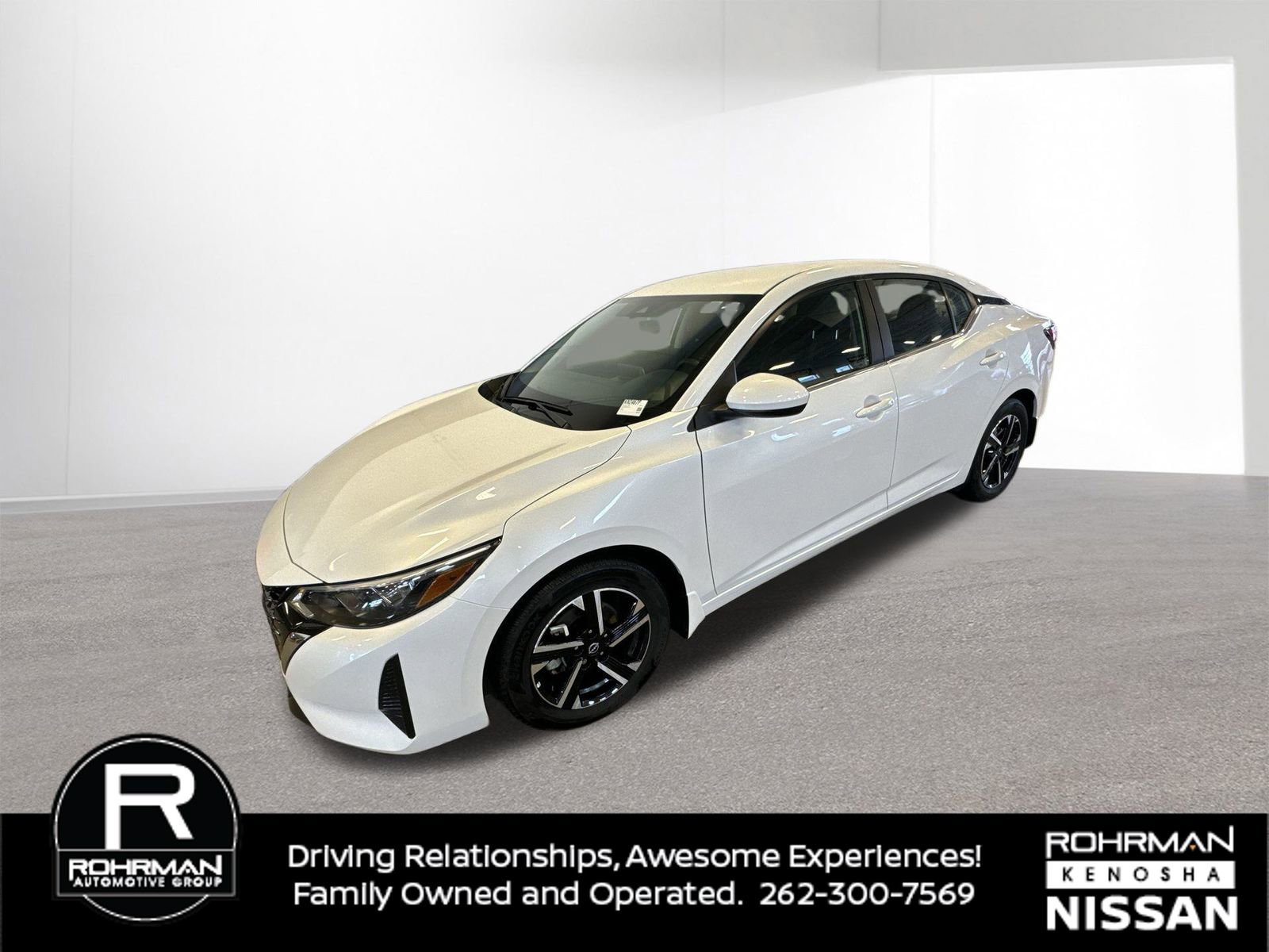 Used 2025 Nissan Sentra SV image 2