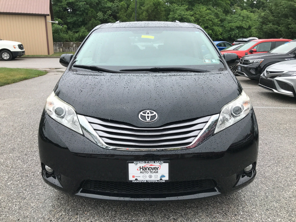 Used 2017 Toyota Sienna XLE FWD image 3