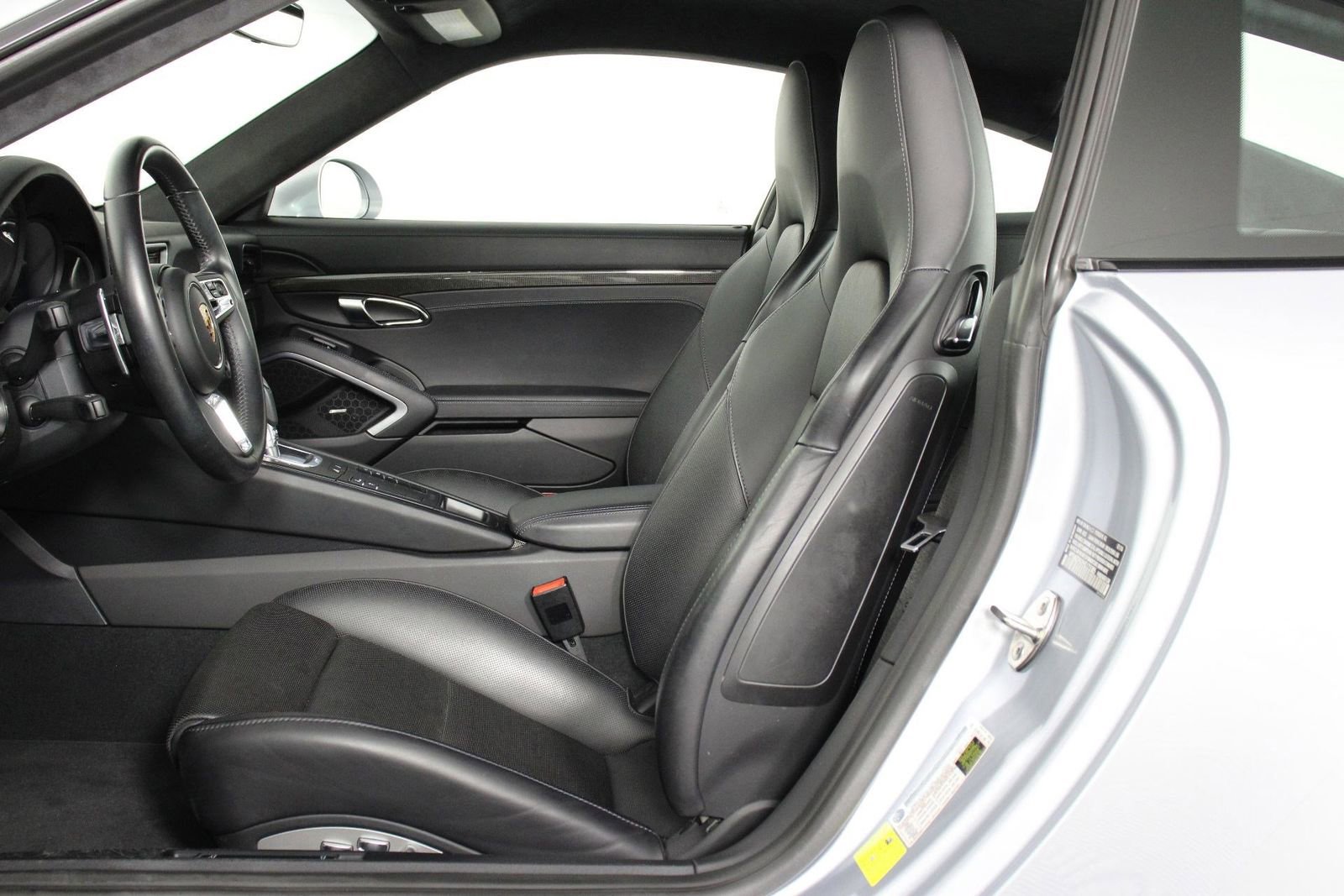 Certified 2017 Porsche 911 Carrera 4S image 5