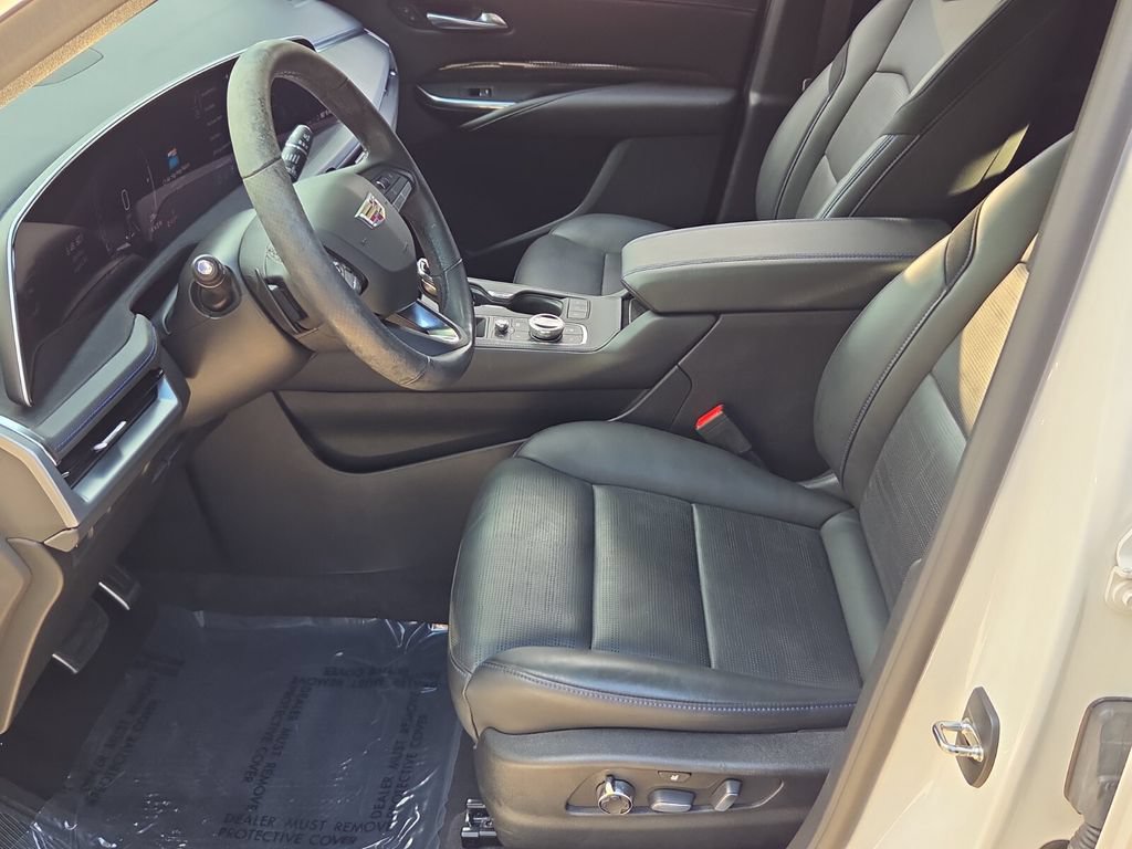Used 2024 Cadillac XT4 Sport FWD image 10