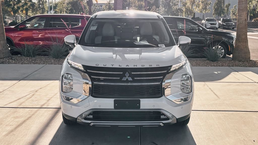 Used 2025 Mitsubishi Outlander SE FWD image 6