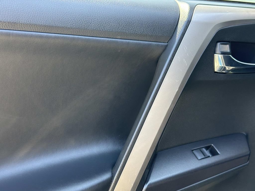 Used 2017 Toyota RAV4 XLE w/ Carpet Mat Package FWD image 17