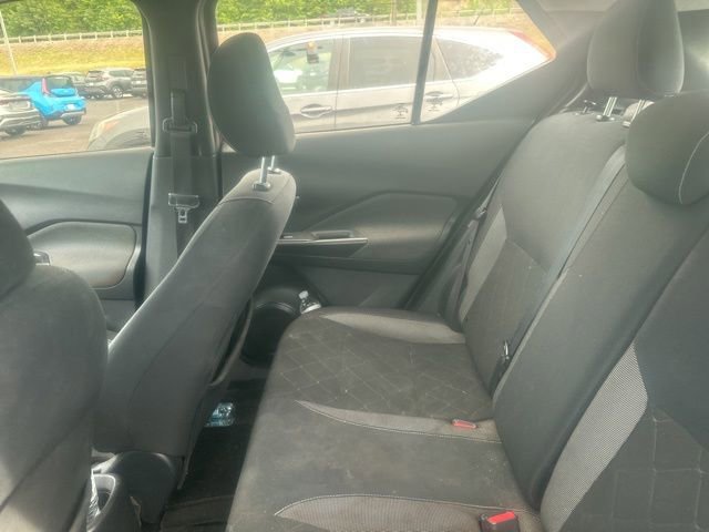 Used 2018 Nissan Kicks SV FWD image 9