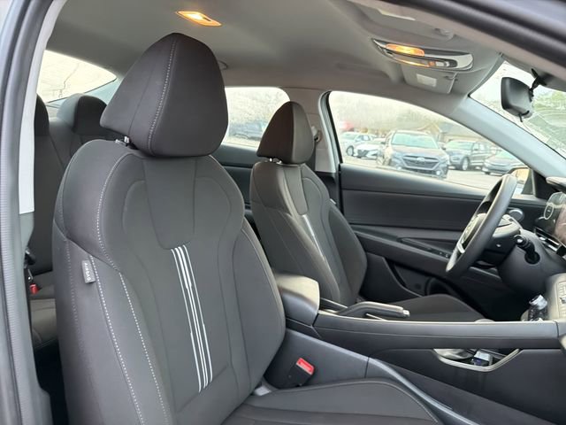 Used 2024 Hyundai Elantra SEL image 17