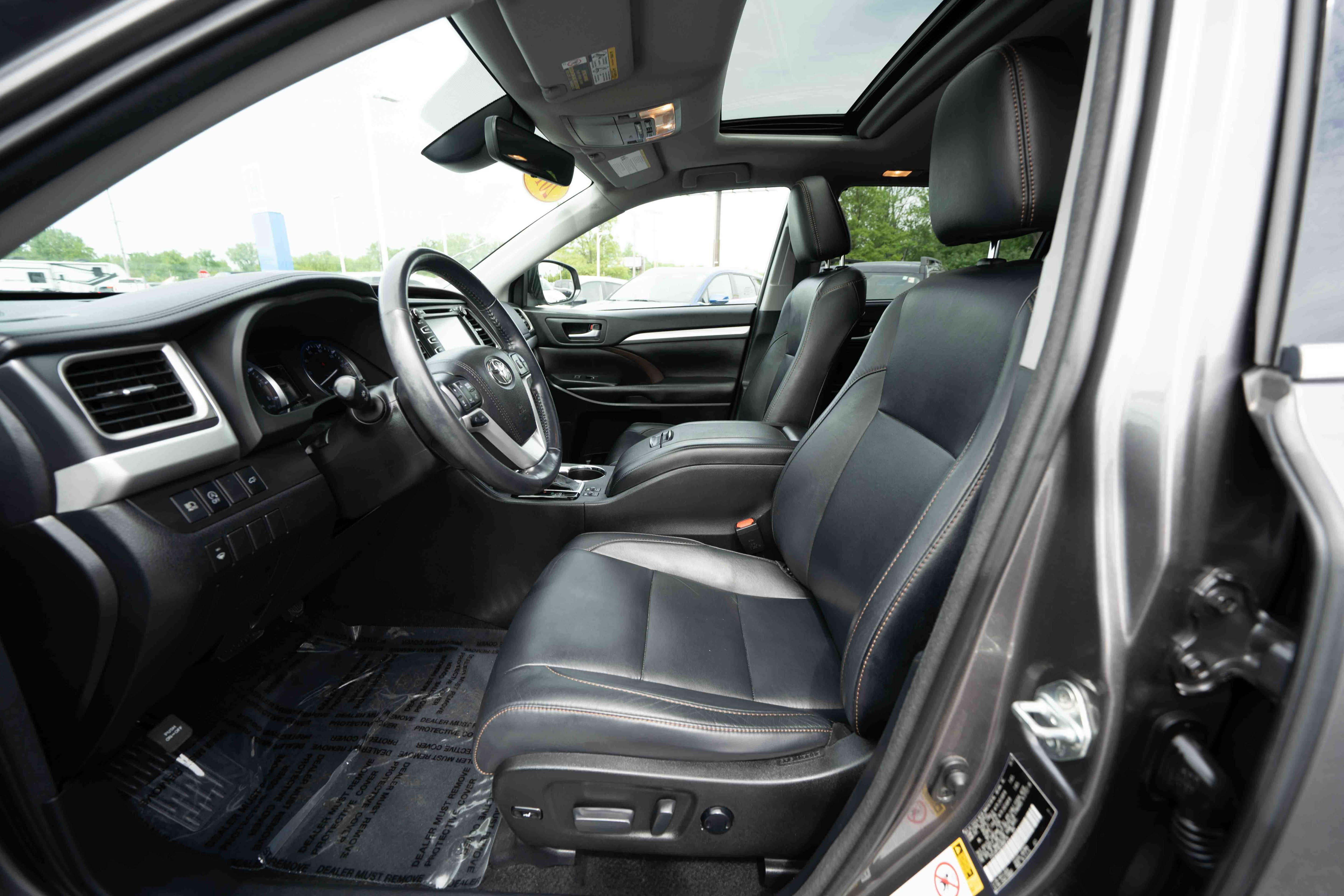 Used 2018 Toyota Highlander XLE w/ Protection Package #3 AWD/4WD image 9