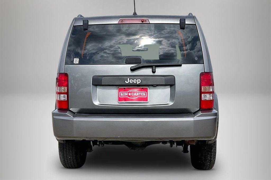 Used 2012 Jeep Liberty Sport w/ Driver Convenience Group image 6