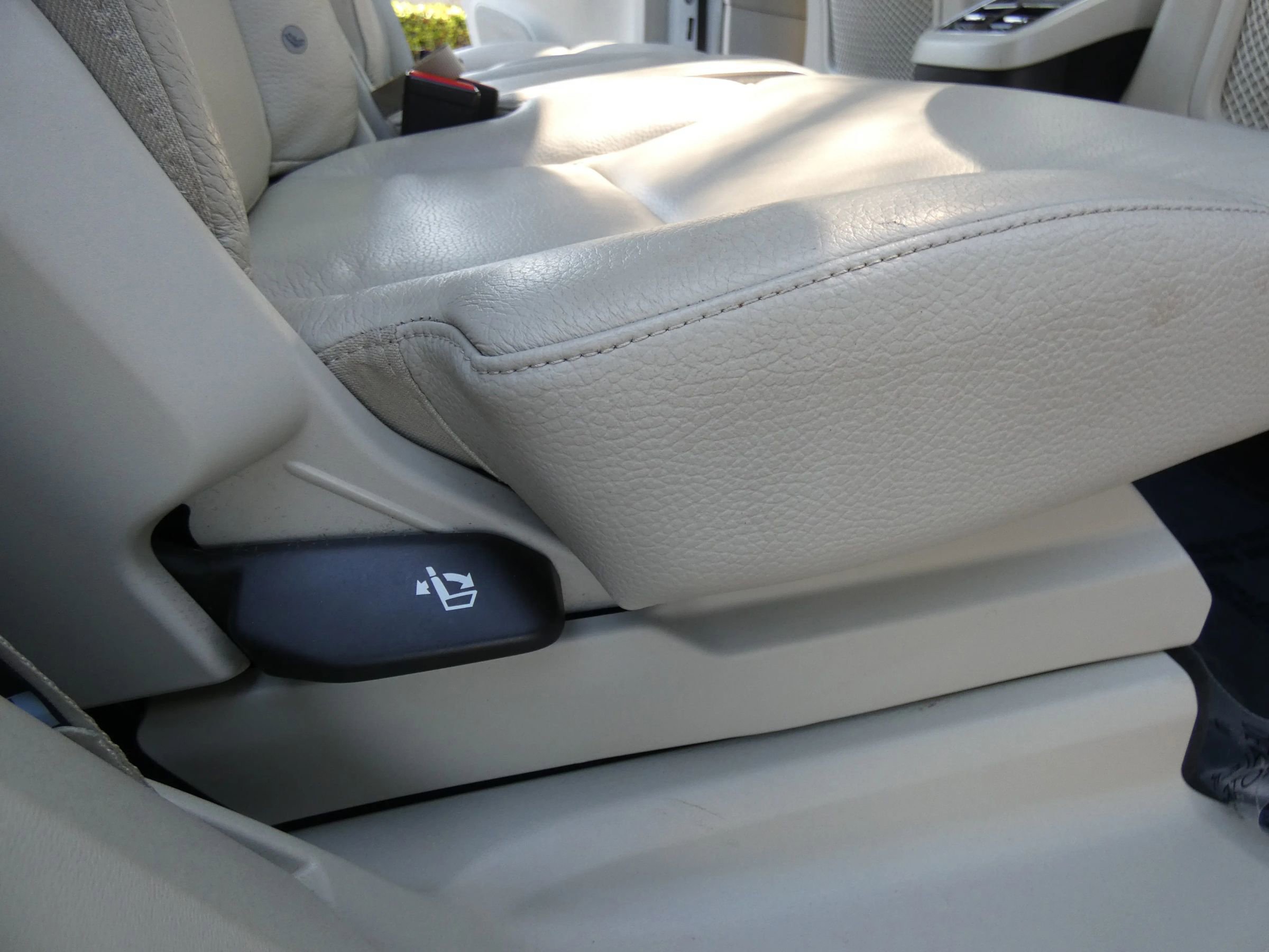 Used 2020 Volvo XC90 T6 Momentum image 41