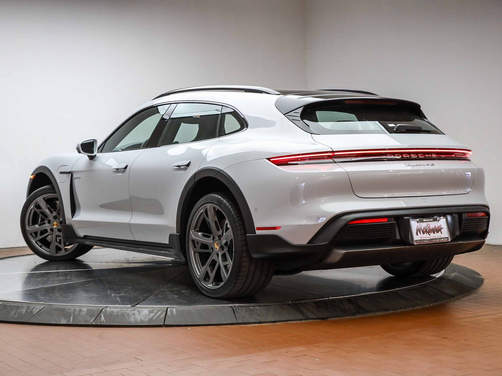 Used 2025 Porsche Taycan 4S image 3