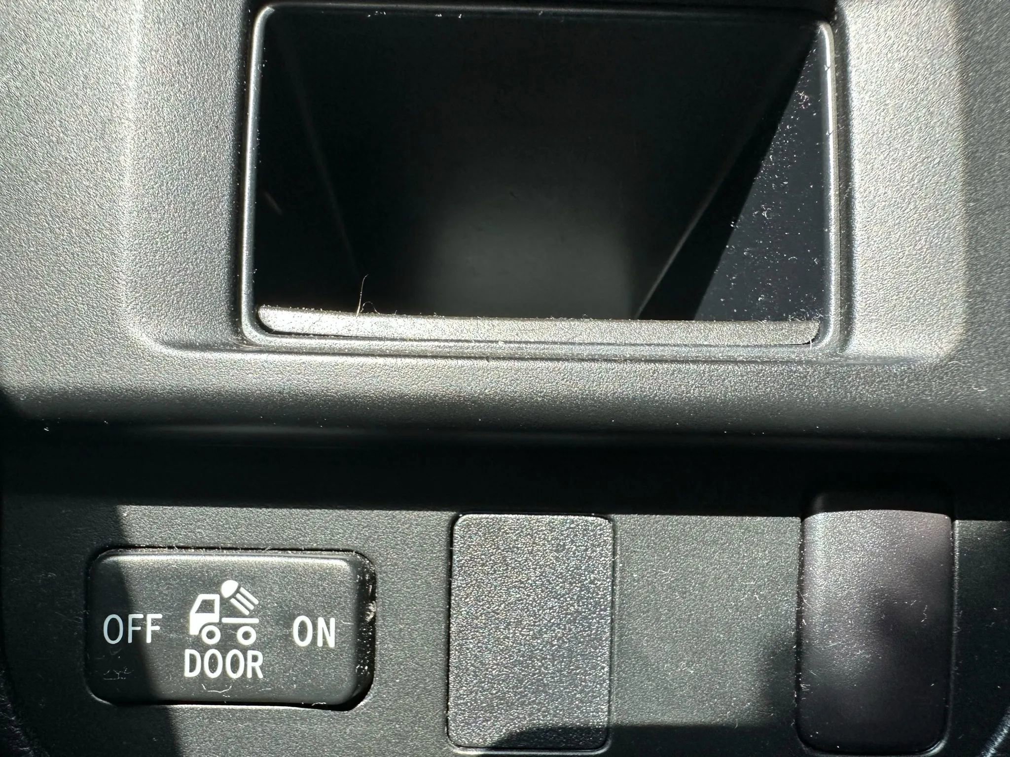 Used 2017 Toyota Tacoma SR image 23