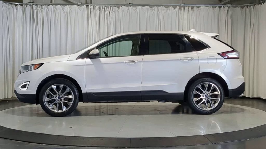 Used 2018 Ford Edge Titanium w/ Equipment Group 301A AWD/4WD image 5