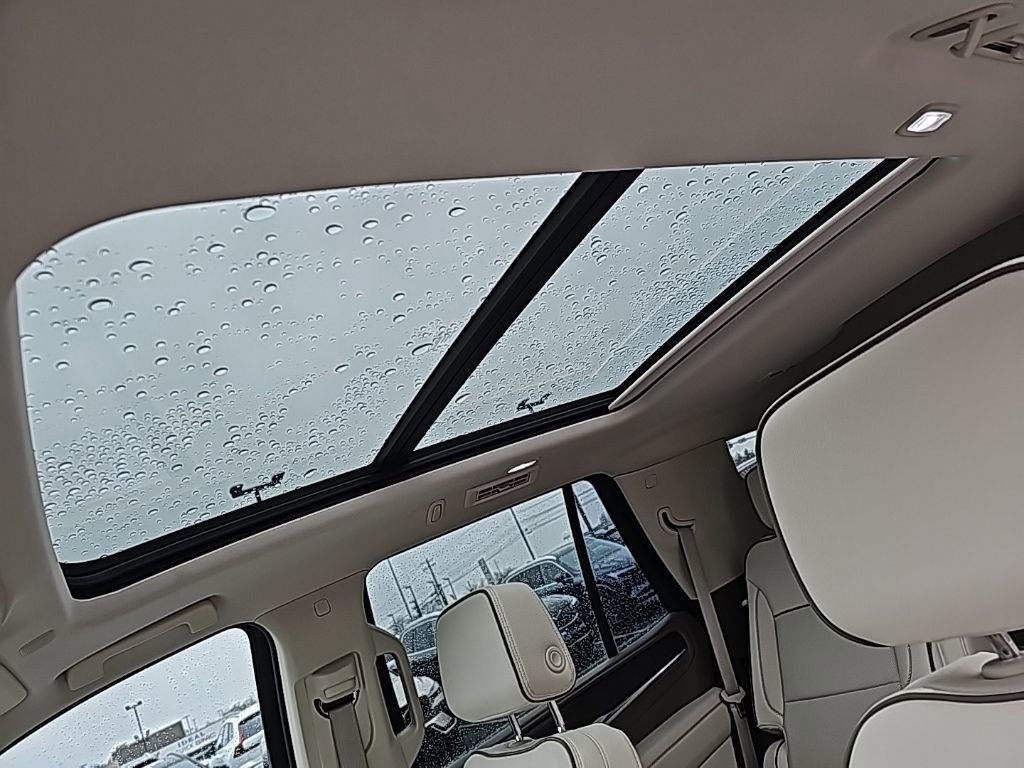 Used 2023 GMC Yukon Denali image 10