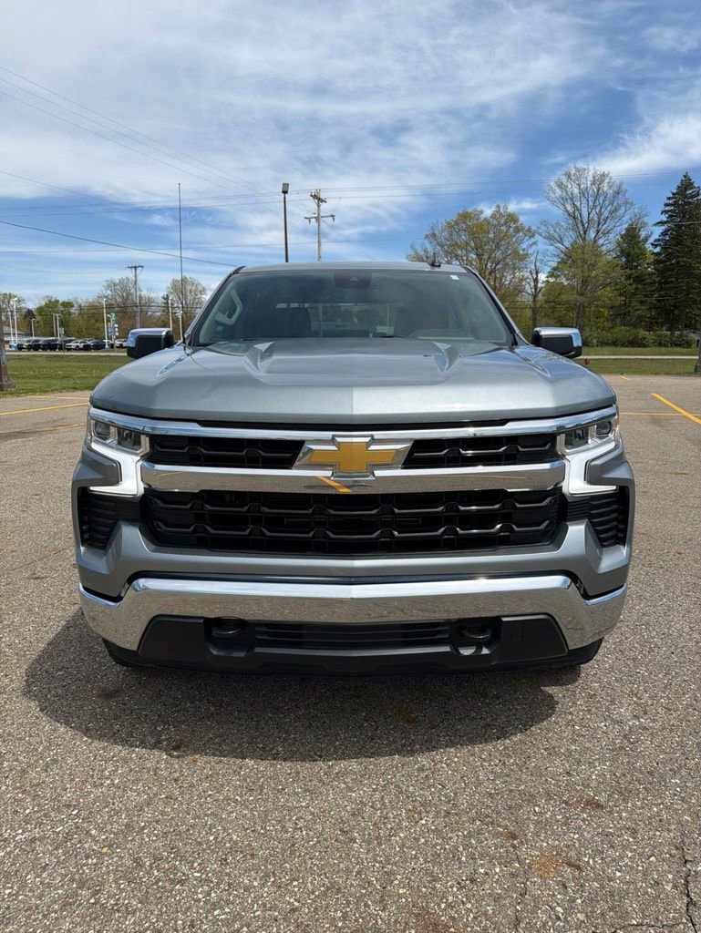Used 2024 Chevrolet Silverado 1500 LT AWD/4WD image 2