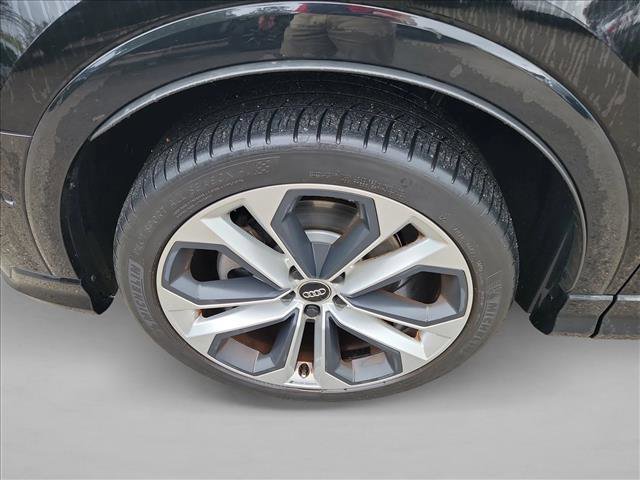 Used 2020 Audi Q3 2.0T Prestige w/ Prestige Package image 9