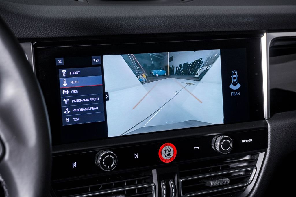 Certified 2024 Porsche Macan S AWD/4WD image 23