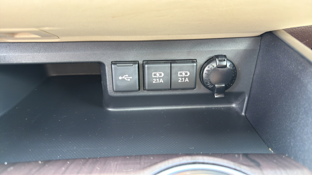 Used 2021 Toyota Highlander Platinum AWD/4WD image 32
