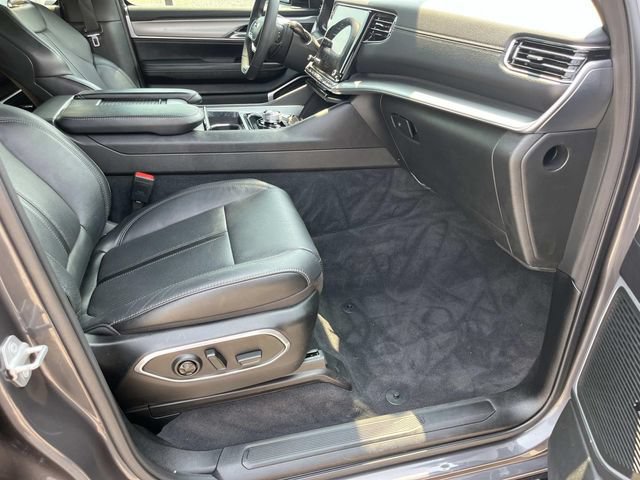 Used 2023 Jeep Wagoneer Series II AWD/4WD image 26