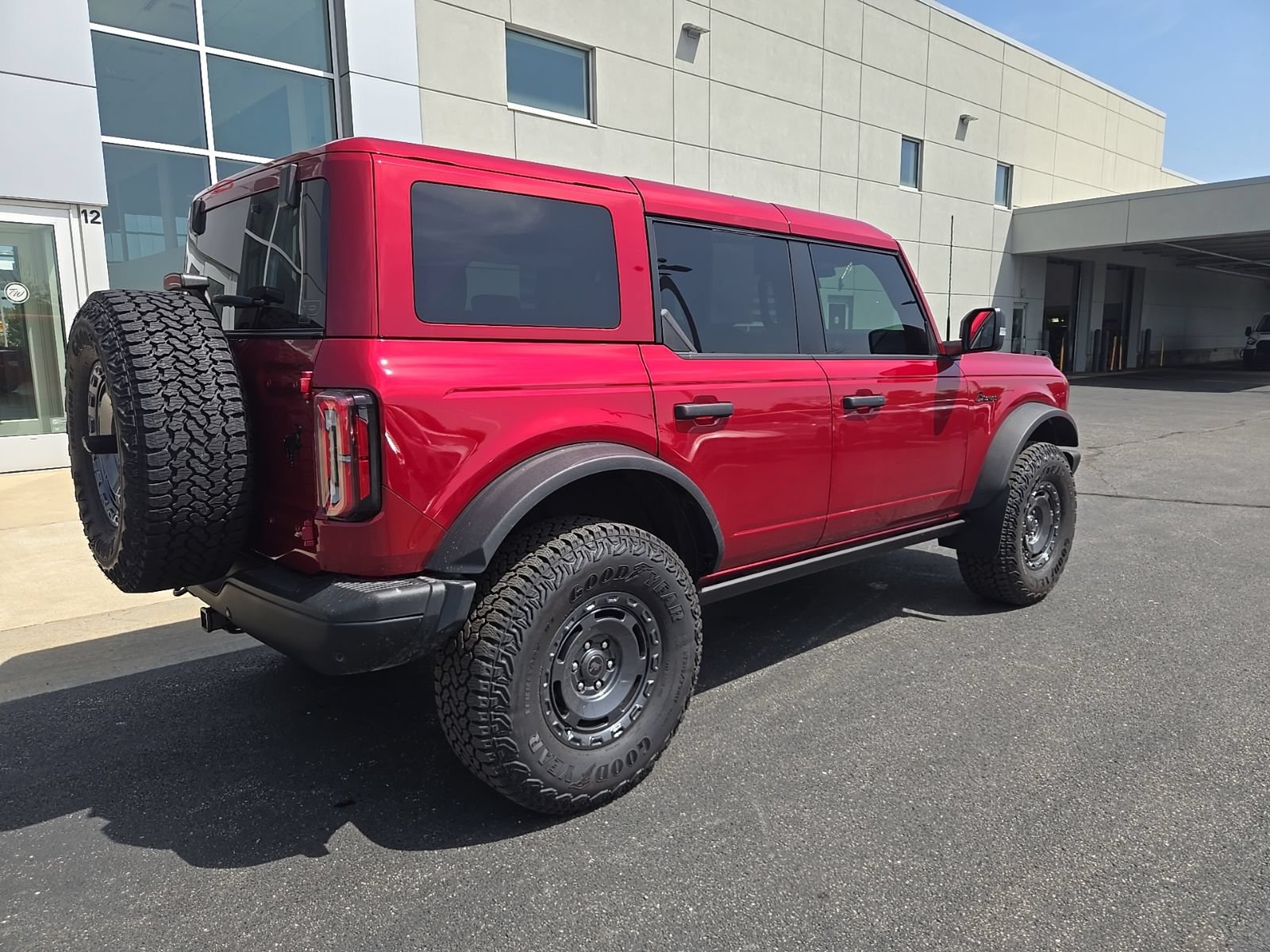 Used 2025 Ford Bronco Badlands AWD/4WD image 9