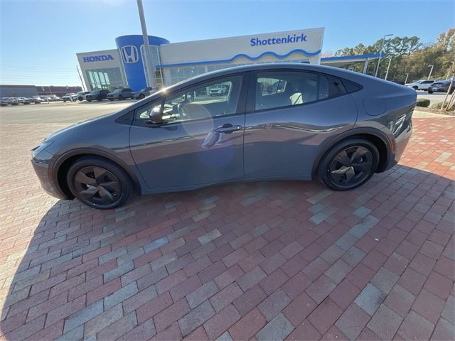 Used 2023 Toyota Prius LE image 35