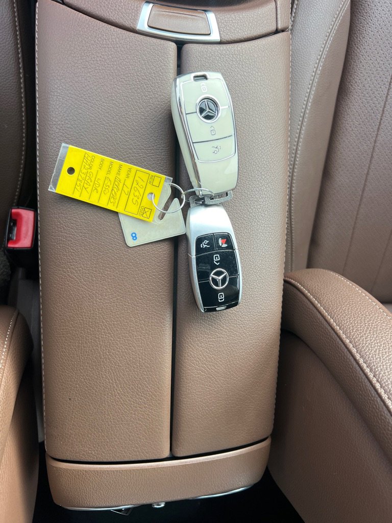 Used 2017 Mercedes-Benz E 300 E 300 4MATIC LUXURY image 33