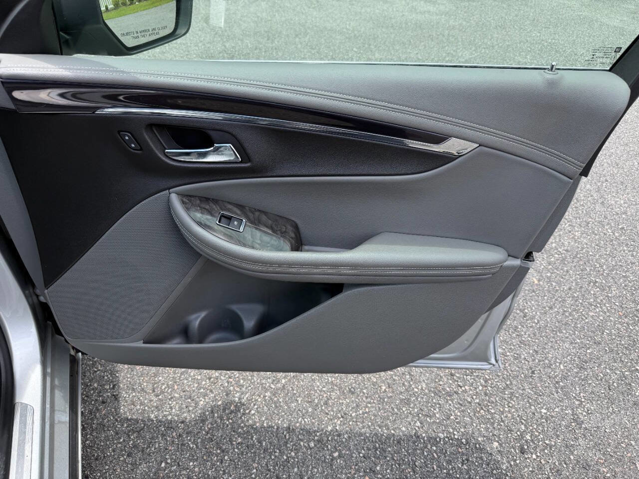 Used 2015 Chevrolet Impala LTZ FWD image 45