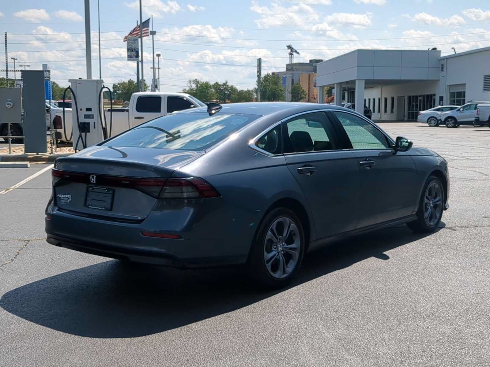 Used 2023 Honda Accord EX image 8