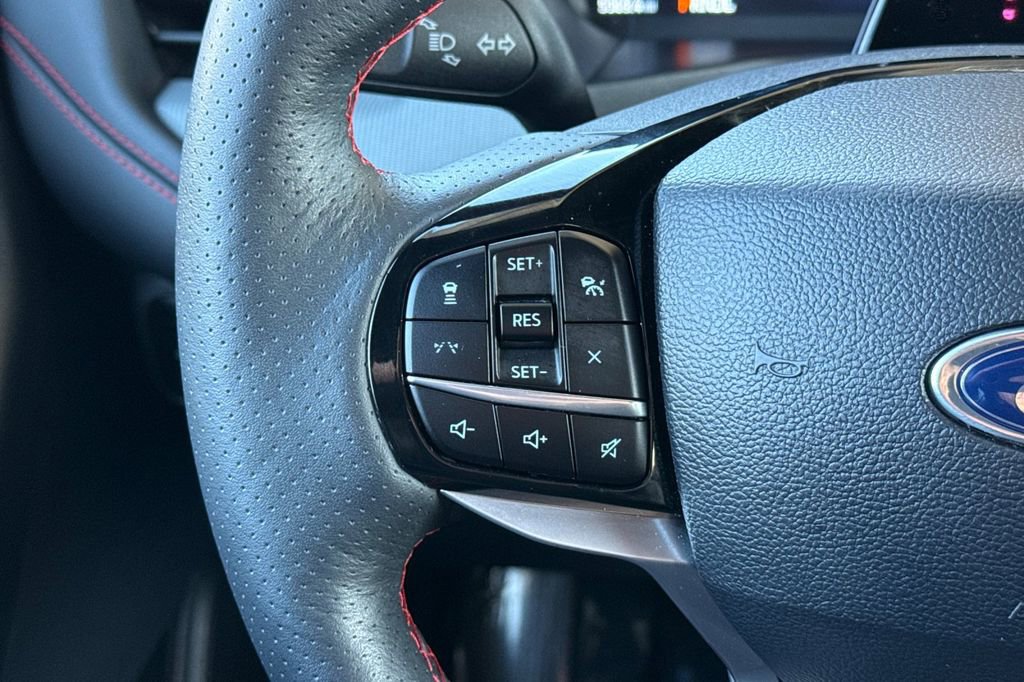 Used 2025 Ford Explorer ST-Line image 35
