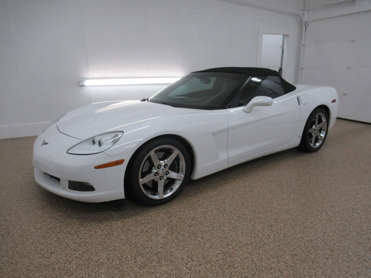 Used 2006 Chevrolet Corvette Convertible w/ Preferred Equipment Group RWD image 1