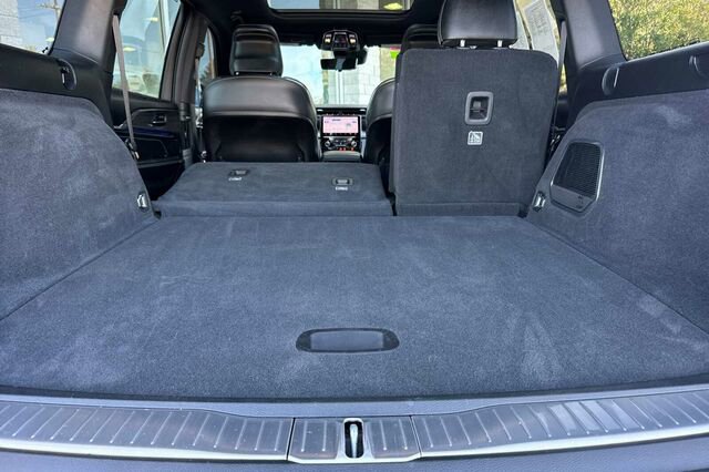 Used 2022 Jeep Grand Cherokee Overland w/ Advanced Protech Group III image 15