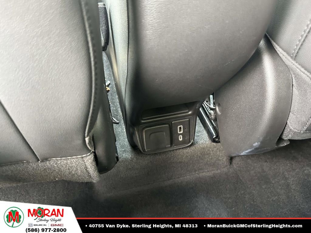 Certified 2022 Buick Encore GX Essence FWD image 13