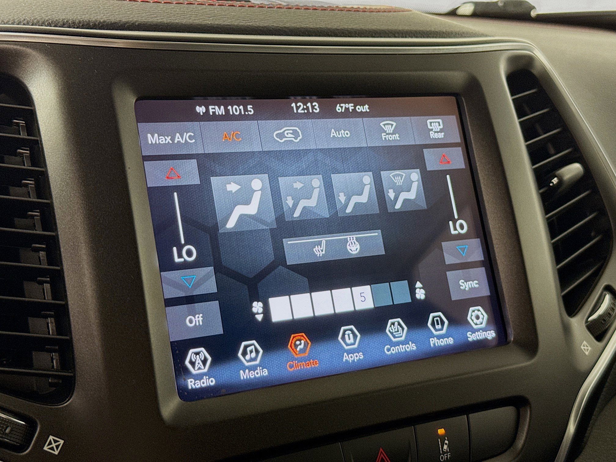 Used 2022 Jeep Cherokee Trailhawk image 17