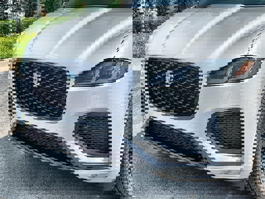 New 2026 Jaguar F-PACE R-Dynamic S image 9