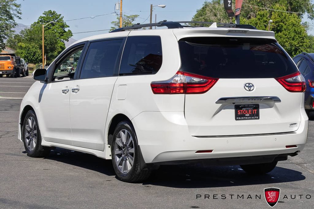 Used 2020 Toyota Sienna Limited FWD image 19