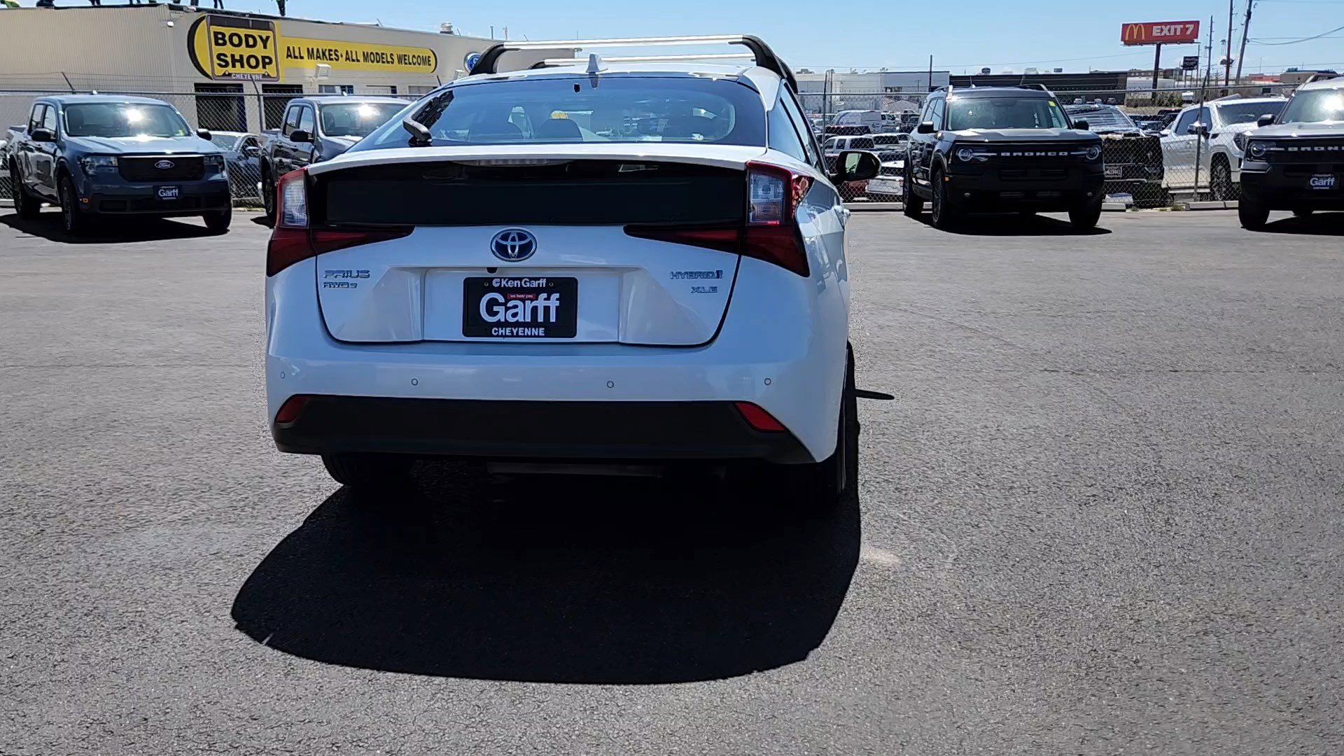 Used 2021 Toyota Prius XLE AWD/4WD image 3