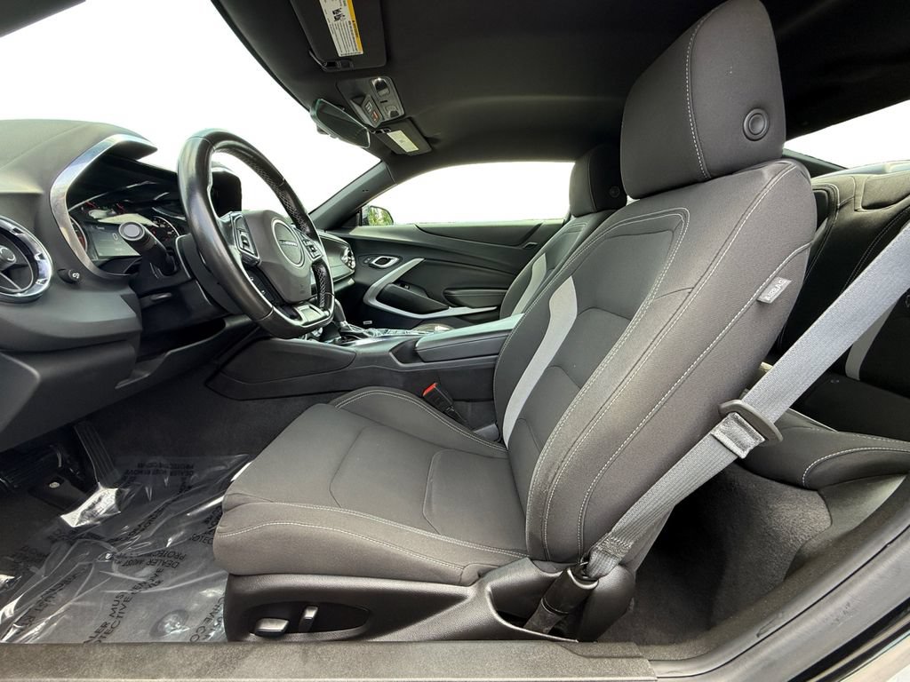 Used 2024 Chevrolet Camaro LT w/ Technology Package RWD image 9
