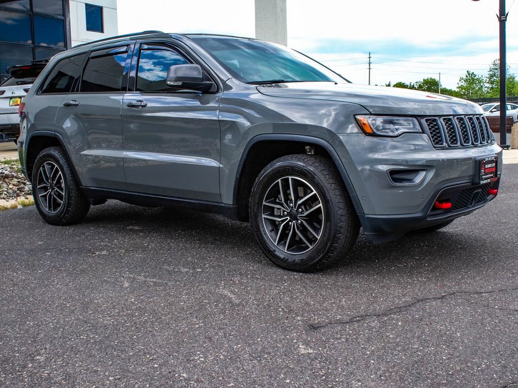 Used 2021 Jeep Grand Cherokee Trailhawk w/ Premium Lighting Group AWD/4WD image 3