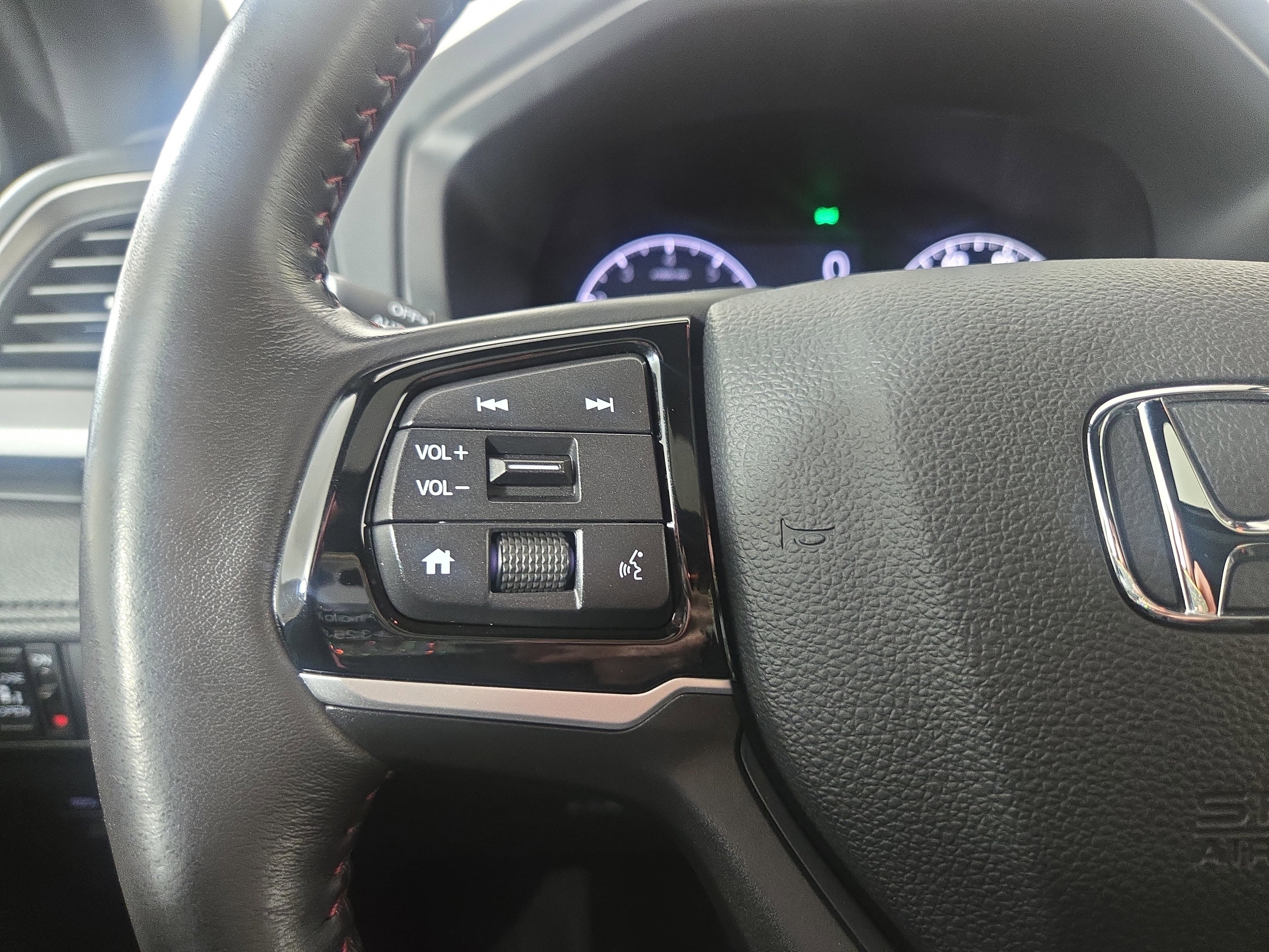 Used 2025 Honda Odyssey Sport-L image 16