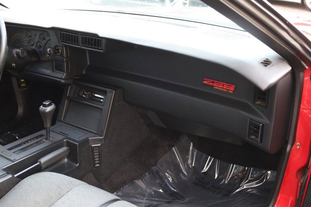 Used 1990 Chevrolet Camaro IROC-Z RWD image 39