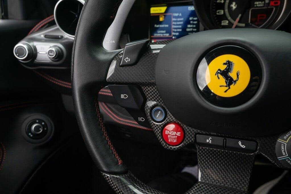 Used 2021 Ferrari F8 Tributo image 31