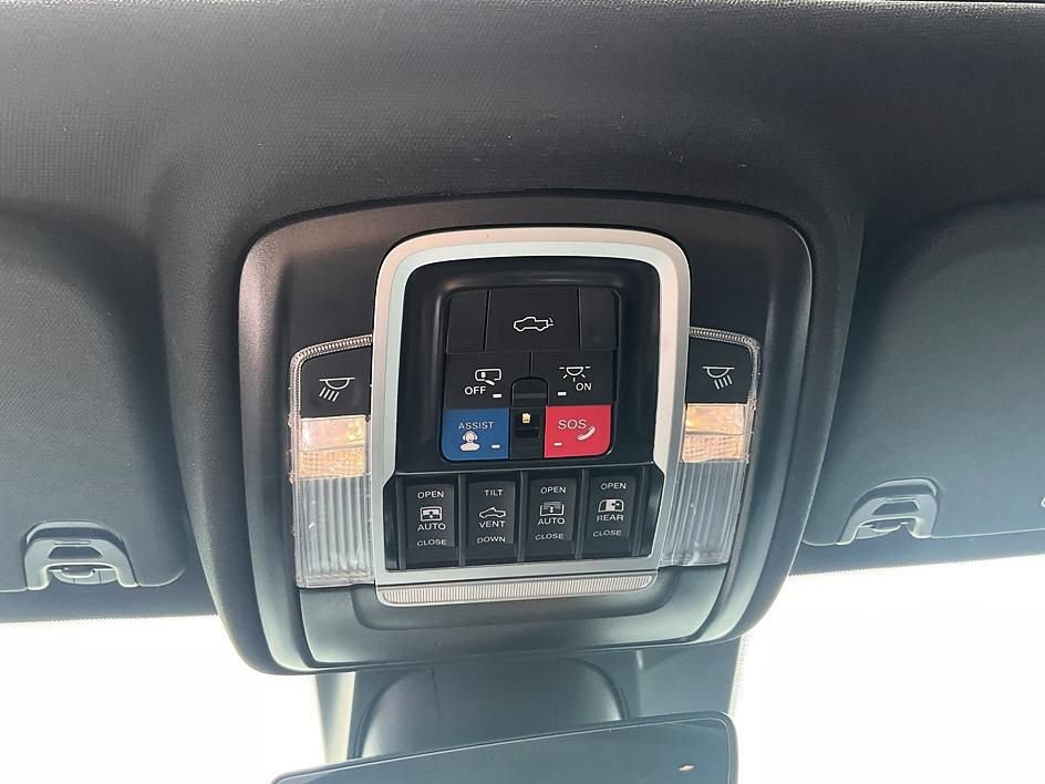 Used 2023 RAM 1500 Laramie AWD/4WD image 28