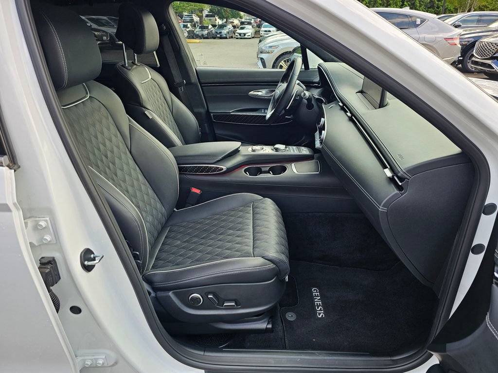 Certified 2025 Genesis GV70 3.5T Sport w/ Sport Prestige Package AWD/4WD image 29