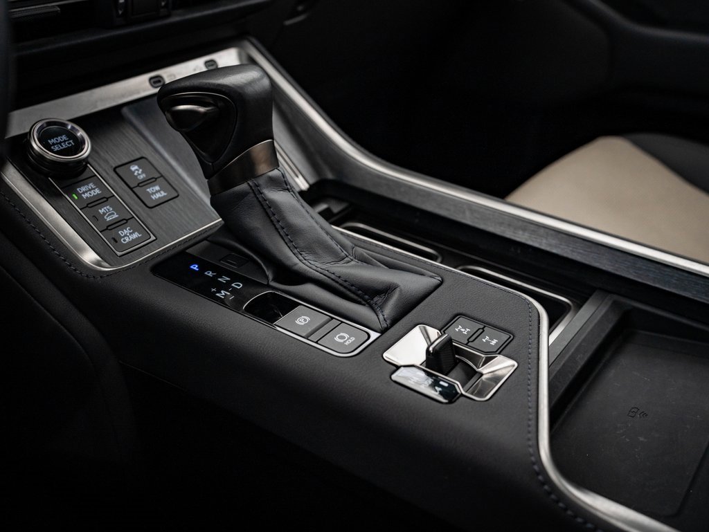 Used 2024 Lexus GX 550 image 36