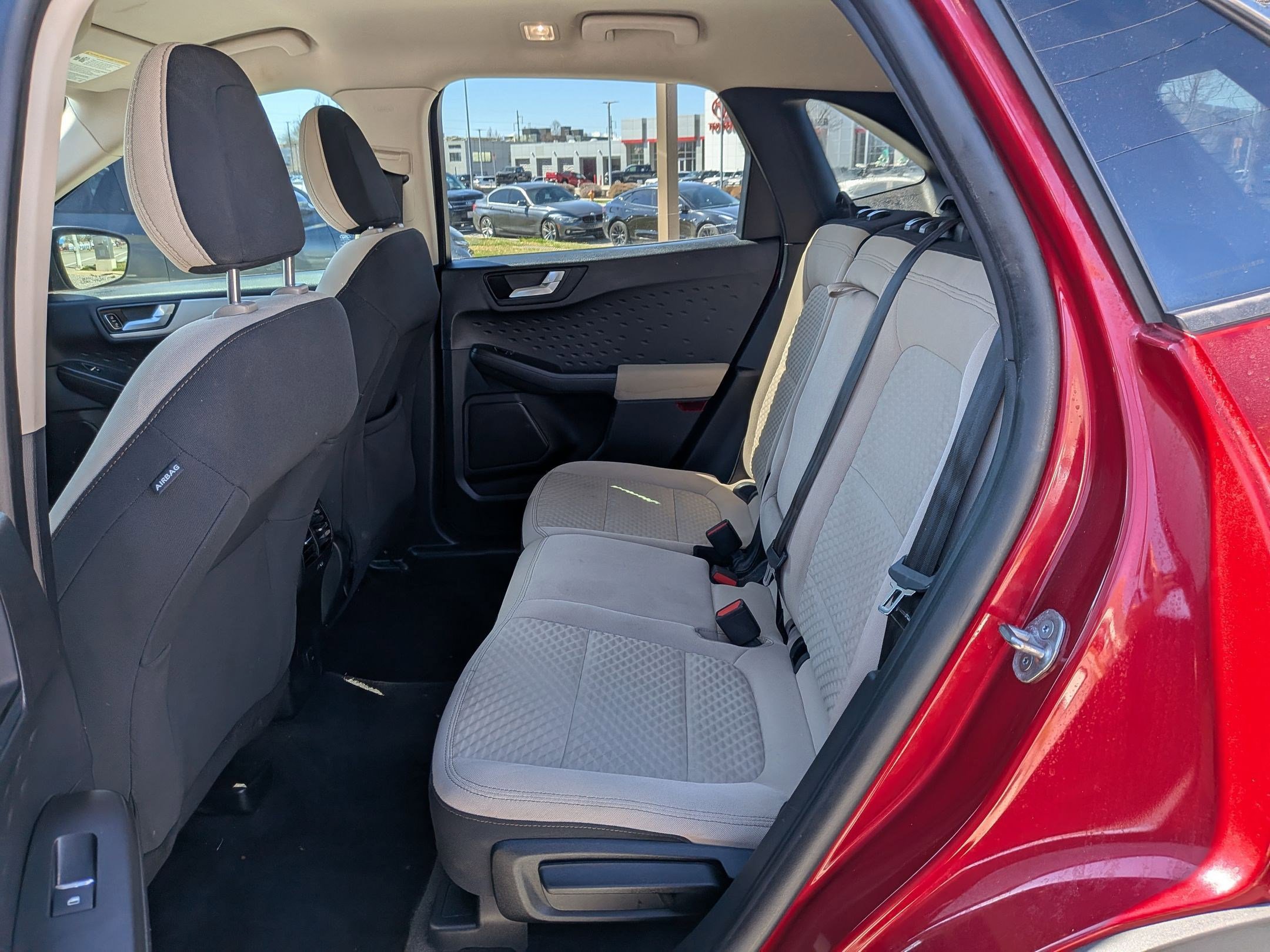 Used 2020 Ford Escape SE image 29