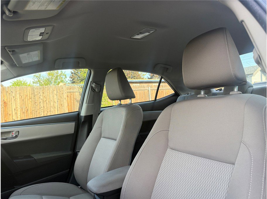 Used 2016 Toyota Corolla LE FWD image 30