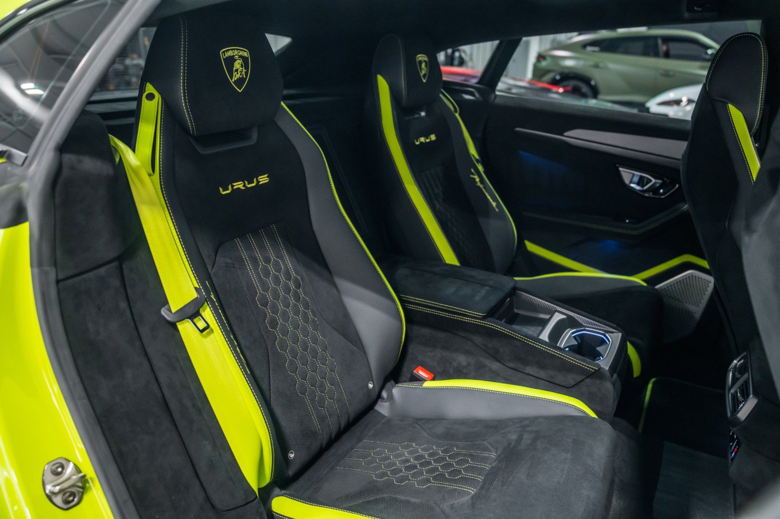 Used 2024 Lamborghini Urus Performante AWD/4WD image 14