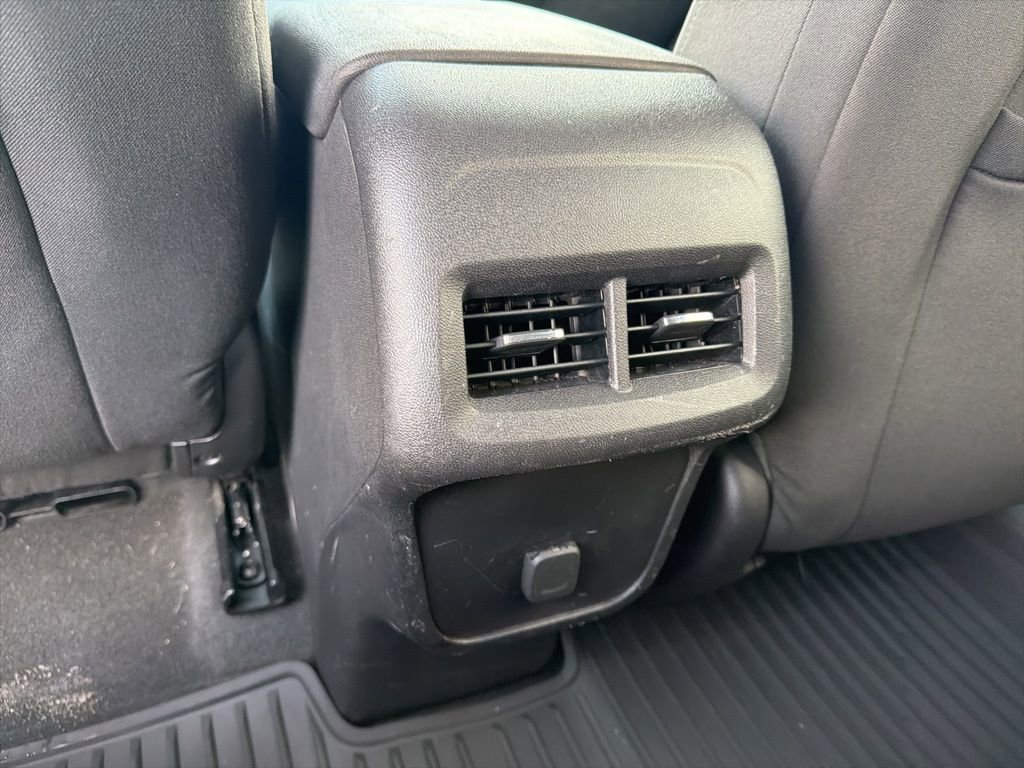 Used 2018 Chevrolet Equinox LT image 34