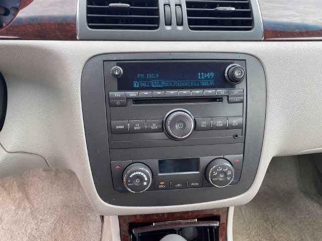 Used 2008 Buick Lucerne CXS FWD image 6