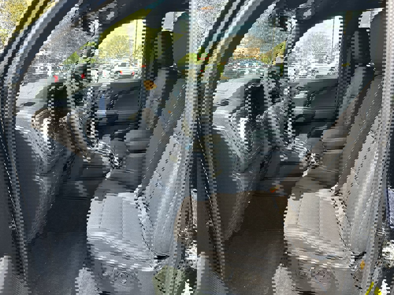 Used 2024 Chevrolet Colorado LT w/ LT Convenience Package III image 16