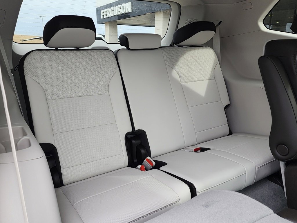 New 2026 GMC Acadia Denali w/ Super Cruise Package image 51