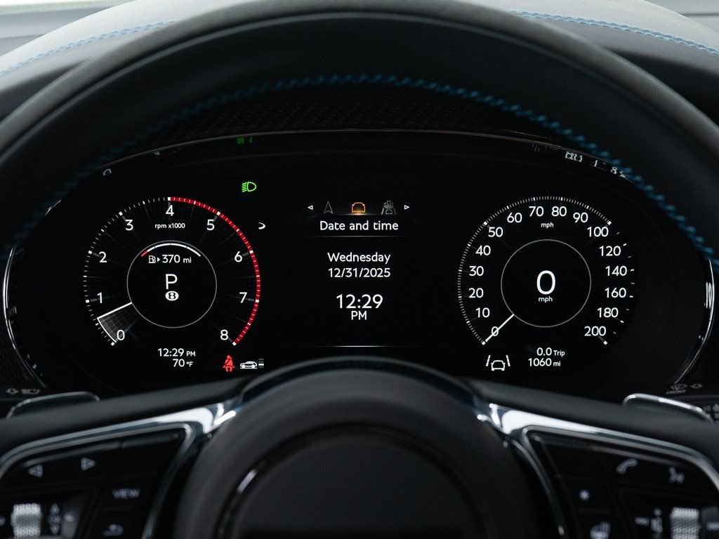 Certified 2025 Bentley Bentayga AWD/4WD image 39